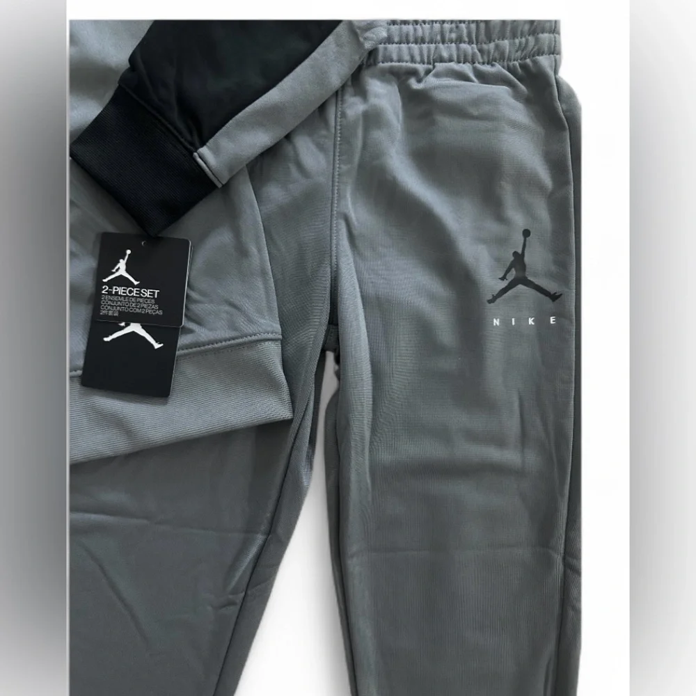 Nike Air Jordan Black and Gray Athletic 2PC Set Boys Size 5-6 NWT